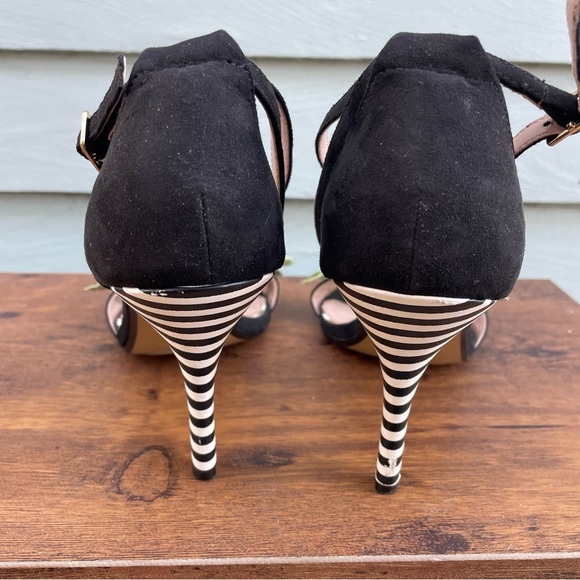 BETSY JOHNSON CUTEST EVER 3D FLOWERY HIGH HEELS 9 - Picture 5 of 16